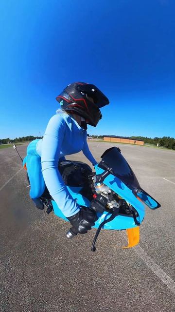 Катя Алмаз мото девушка на Дукати Ламборгини