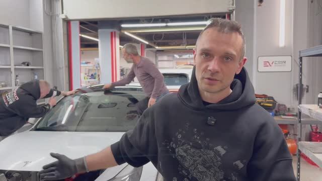 Особенности замены ветрового стекла Тесла #электромобиль #tesla #evcar