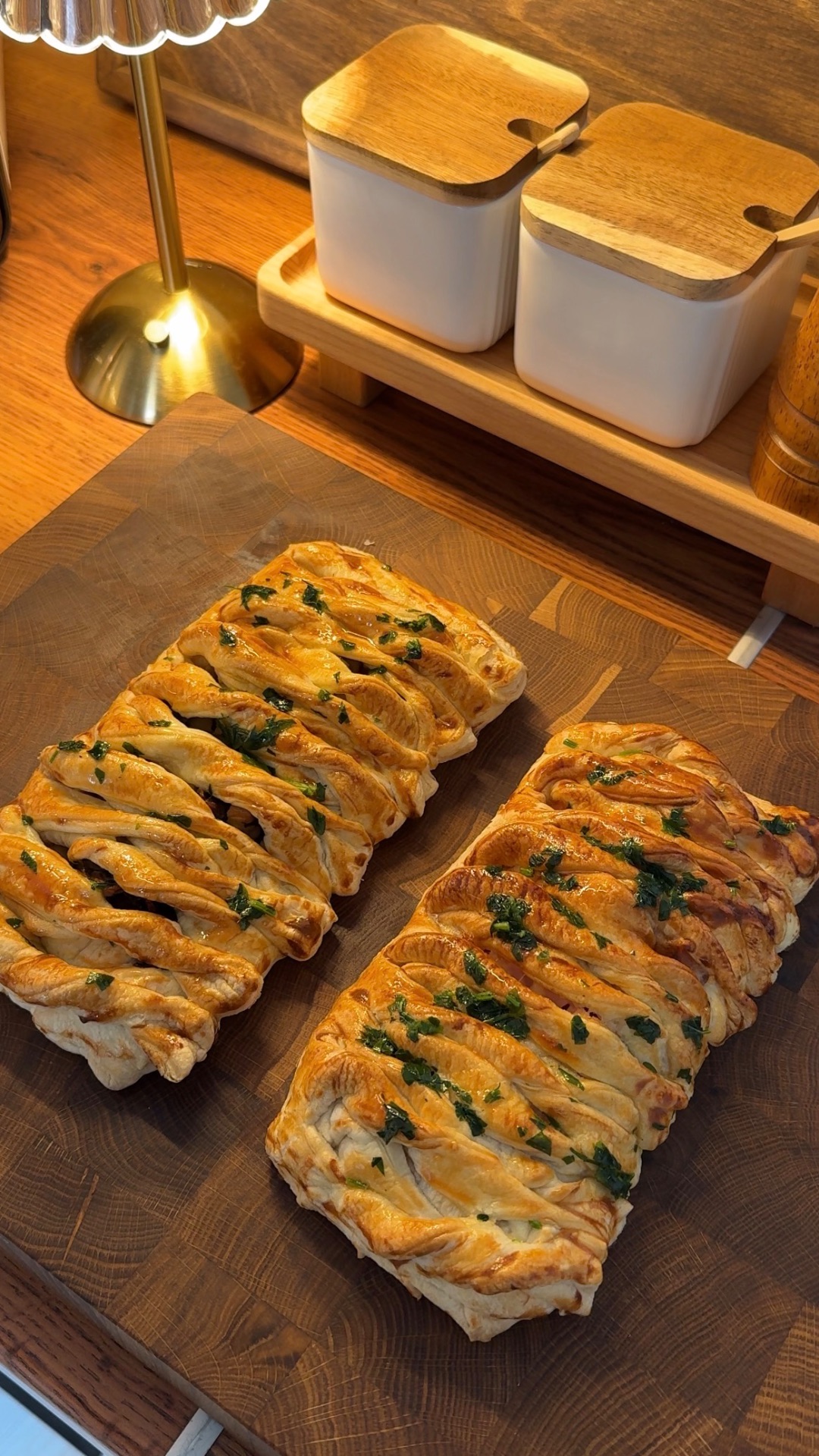 AE9325D6-AAA7-4C3A-BDED-5F2B4537A08E