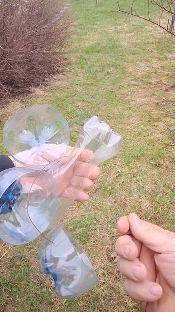 Самоделка Ветряк для огорода своими руками #diy #полезныесоветы #хитрости #врек #shorts