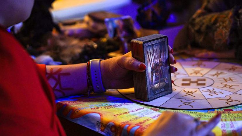 МФО предлагают россиянам расклады таро и гороскопы вместе с займами
