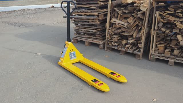 Гидравлическая тележка TOTAL SOURCE 2500 кг 1150*550 166TA4101