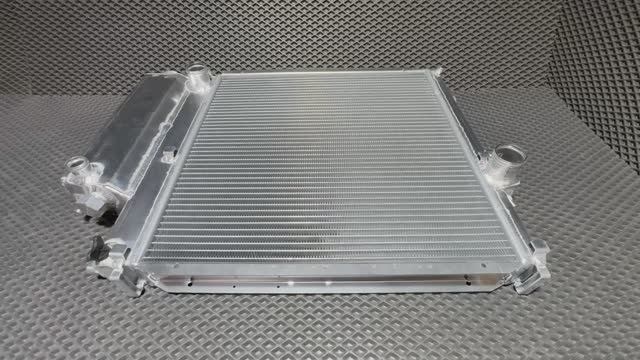 Радиатор алюминиевый 42мм BMW E36 1.8 / 1.9 1991-2001 17111469176