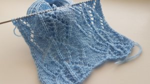 📊 Вертикальный графический ажур: Современный стиль и безупречная геометрия 📊