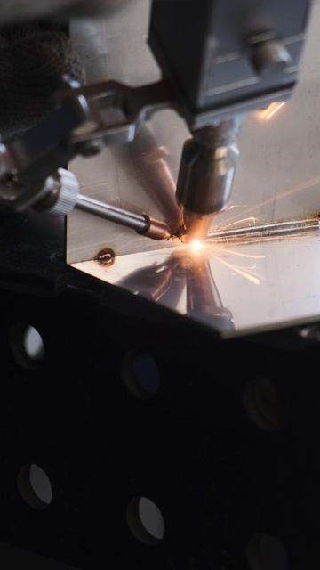 Тот случай, когда можно смотреть на сварку)