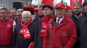 Активисты КПРФ отправили в зону спецоперации очередную гуманитарную колонну.