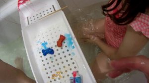 Лепим и рисуем в ванной!!! Весёлое купание!