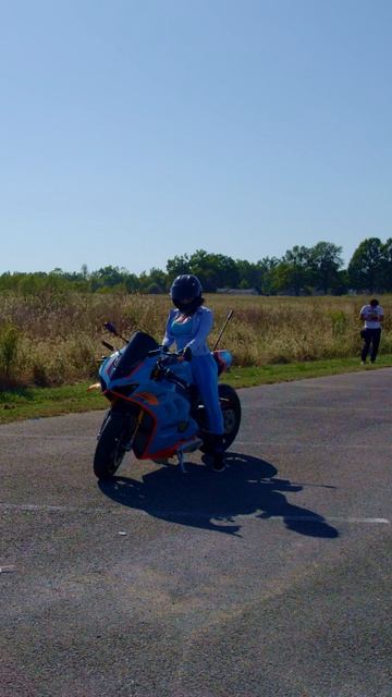 Катя Алмаз мото девушка на Дукати Ламборгини