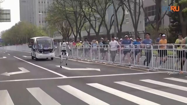 Роботы-гуманоиды побили рекорд человека на полумарафоне в Пекине