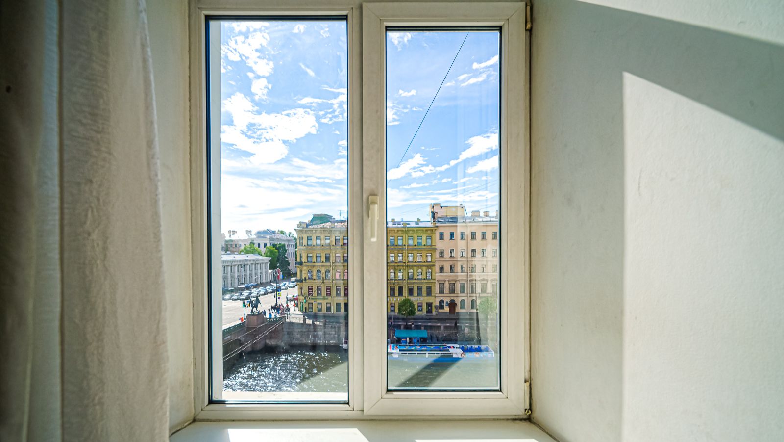 Квартира с видом на Аничков мост и Фонтанку, до 5 гостей