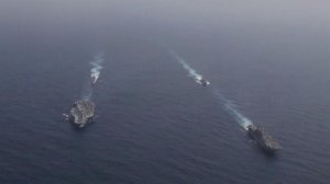 Ночью армия США обстреляла и захватила иранское судно.