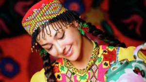 Акция в поддержку национального костюма прошла в Таджикистане