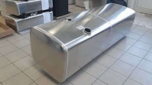 Разбираем усиленный алюминиевый бак 800л для Iveco Stralis: Все нюансы замены и установки