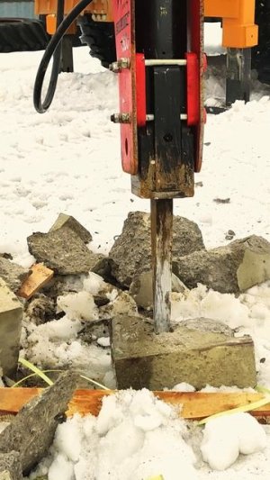 Экскаватор-погрузчик SANY - работает профи