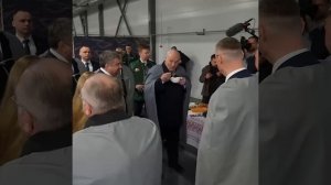 🔥🔥🔥Лукашенко на дегустации рыбы В Беларуси не только креветки, но и икра!!!