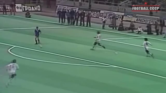 Чемпионат СССР по футболу 1986 год .. На решающий матч в Москве собрались уважаемые люди ...