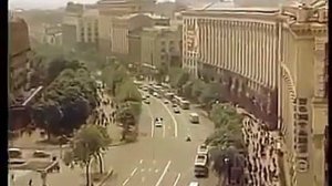 Советская кинохроника . город Киев . прошли в нём годы детства и юности .