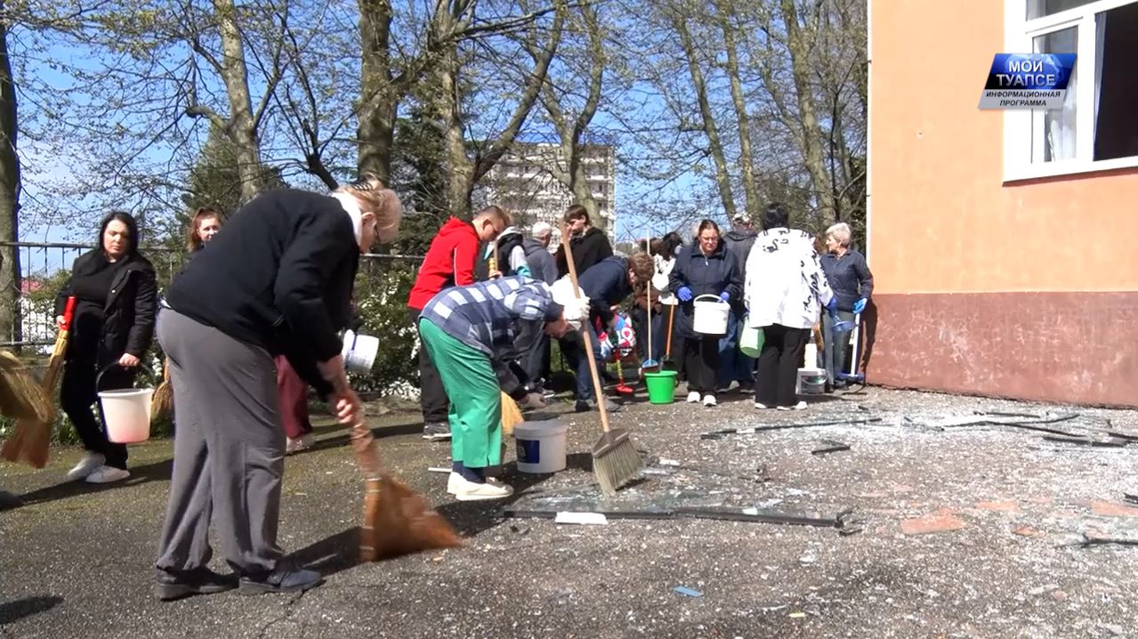 В Туапсе ликвидируют последствия атаки беспилотников ночью 20 апреля