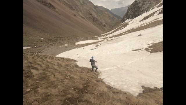 Озеро Сылтран-Кель в Приэльбрусье . 1 июня.