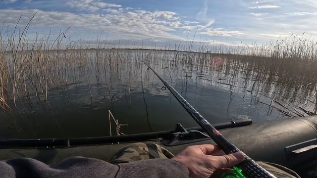Ловля весеннего карася с лодки на кивок, поплавок 19.04.2026