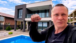 Что выбрать: готовый фасад или стадию каркаса? Сравниваем два дома