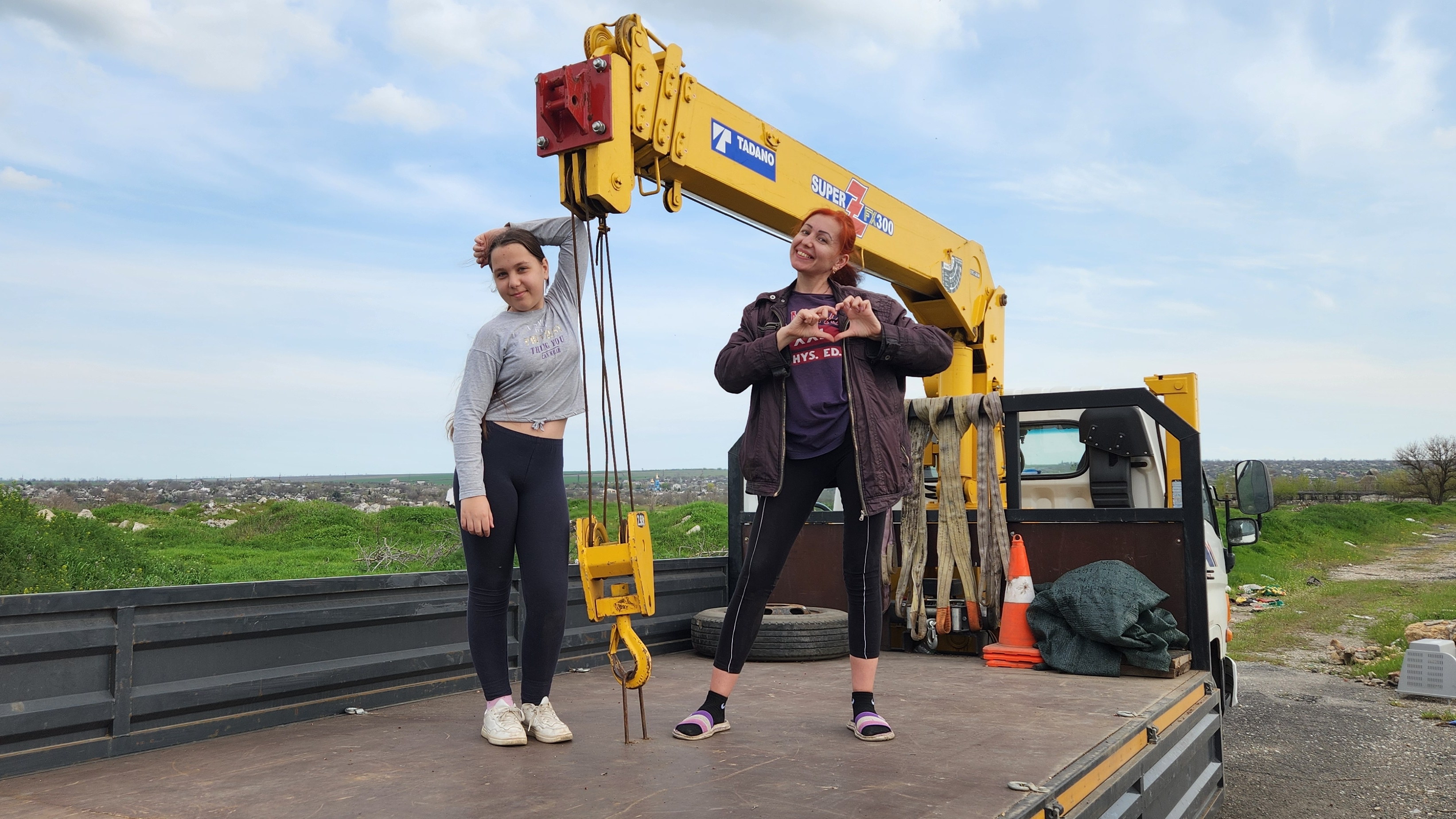 Муж прокатил на манипуляторе.Питомник попугаев.#семьяизмариуполя