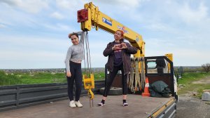 Муж прокатил на манипуляторе.Питомник попугаев.#семьяизмариуполя