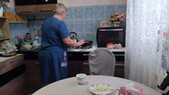 Надо что то готовить.