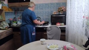 Надо что то готовить.