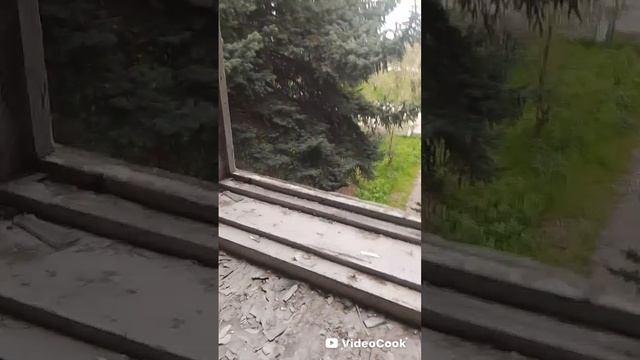 Гуляем по заброшке на ЖД вокзале с пацаном.