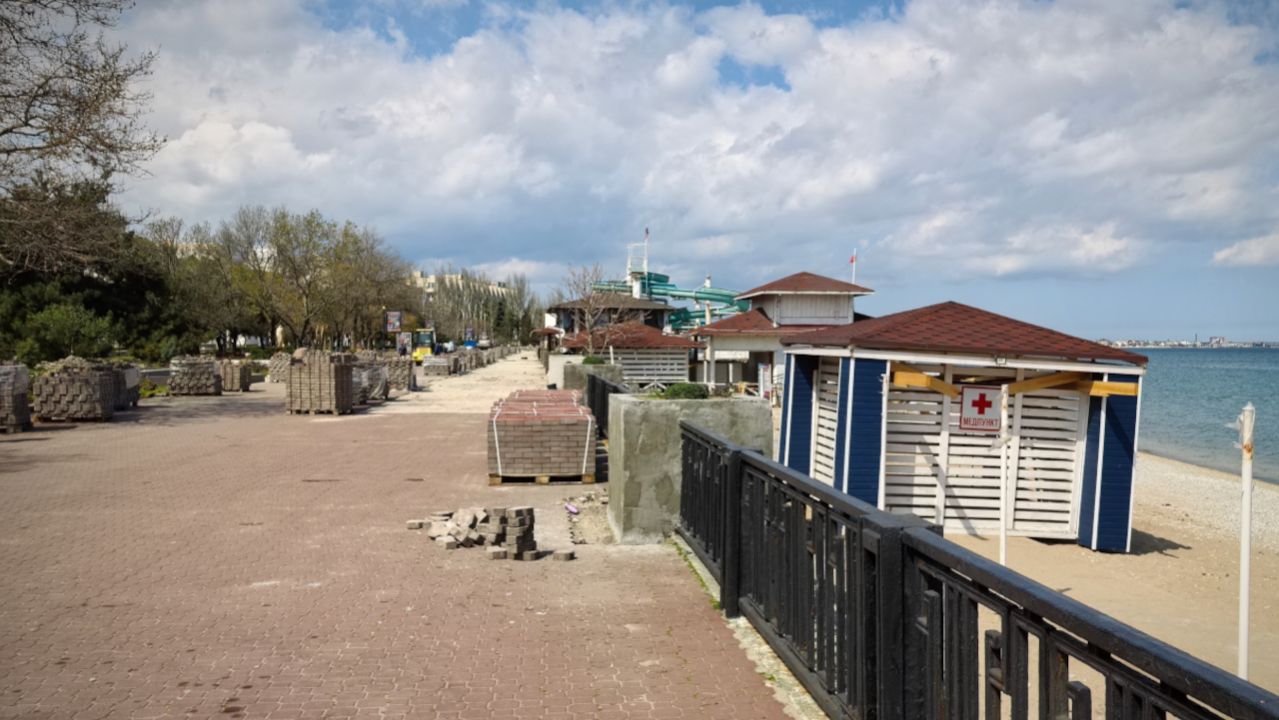 Набережная Феодосии: Что творится? Успеют ли навести порядок к сезону?