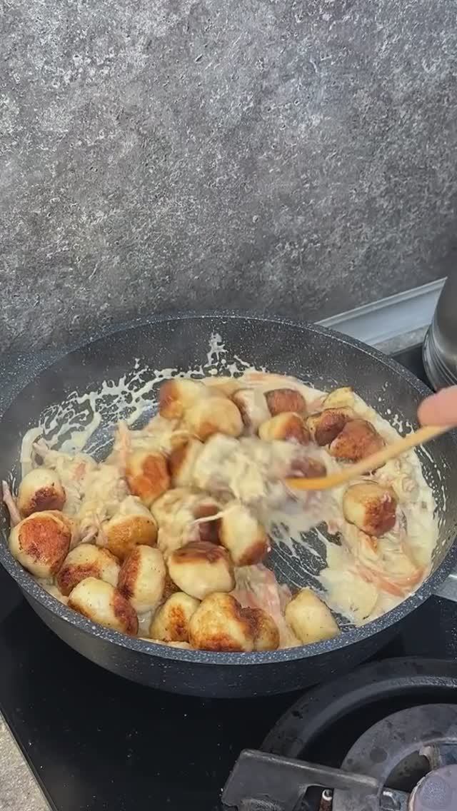 🧆 Митболы в сливочном соусе.