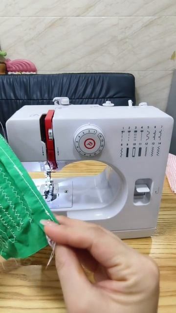 Бытовая мини швейная машина UFR-728 (красный+белый)