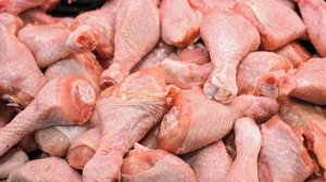 В Азербайджане уничтожили партию зараженной сальмонеллой курятины с Украины