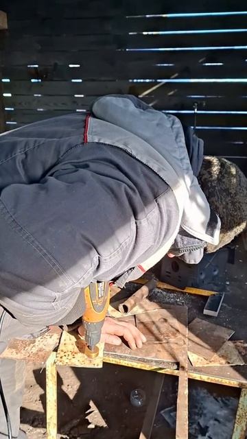 Командный игрок среди строительного инструмента 👍