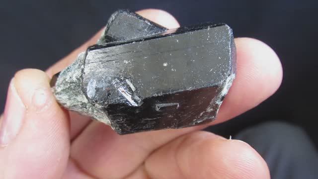 Турмалин дравит купить