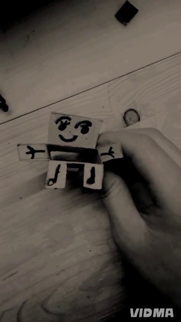 милый человечек  нажми два раза пальцами на экран и в конце видео он начнёт танцевать