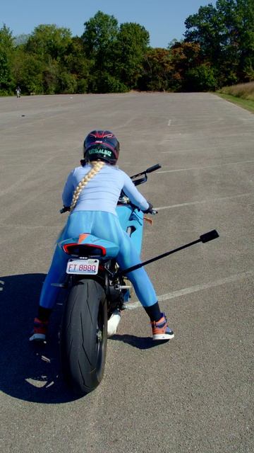 Катя Алмаз мото девушка на Дукати Ламборгини