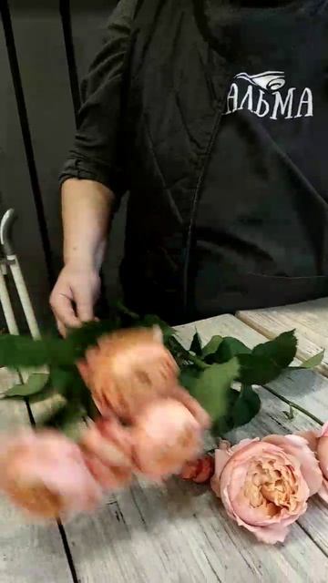 Пионовидные розы