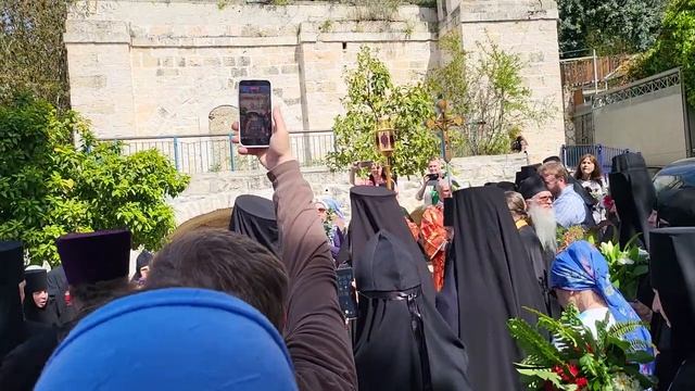 Встреча иконы Благовещение у святого источника в Эйн-Кереме. Праздник Целование в Горне