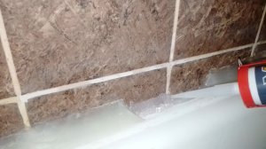 Ремонт силиконового шва в ванной