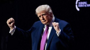 Американские эксперты заявили о возможном расколе в команде Трампа