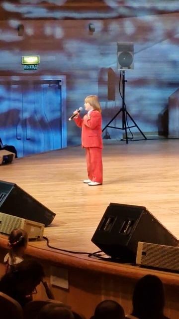 Албутов Александр.6 лет. Песня «Дожди»