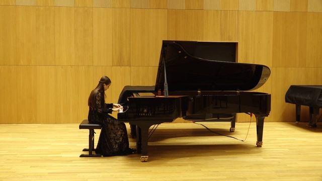 Еремина Алиса, Филиал ЦМШ-АИИ «Сибирский», г. Кемерово, Р. Шуман - Вариации на тему ABEGG, Op. 1