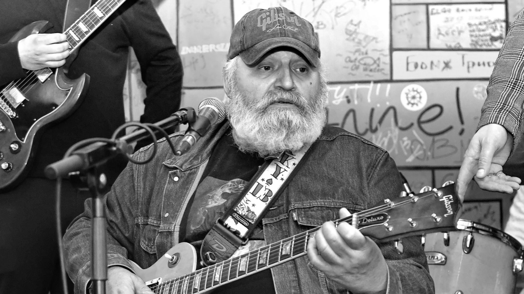 СЫГРАЙ, МАЭСТРО, МОЙ ЛЮБИМЫЙ БЛЮЗ