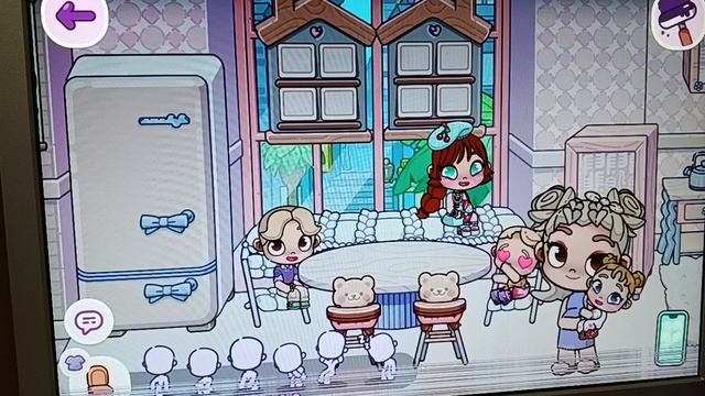 Семья мороженко собираетесь на сердечную улицу🩷. Аватар ворлд.