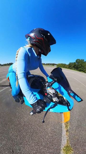 Катя Алмаз мото девушка на Дукати Ламборгини