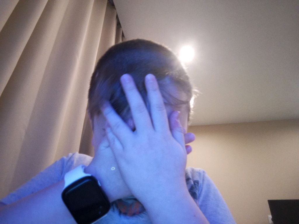 делаю реакцию на всех (стрим)