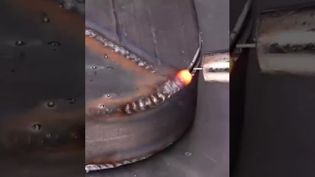 Лайфхак с трубой 👍

Интересный вариант сварки квадратной трубы, которым с вами делится профессионал