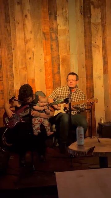 Грызу (гранит науки), нотную грамоту с малых лет.